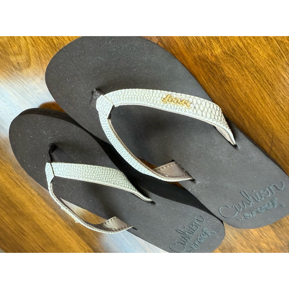 Reef Cushion Thong Flip Flop | Size 6 Women’s - Picture 2 of 4